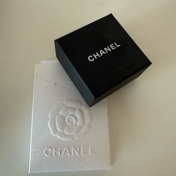 Chanel Pearl Earrings - Picture 7 of 7